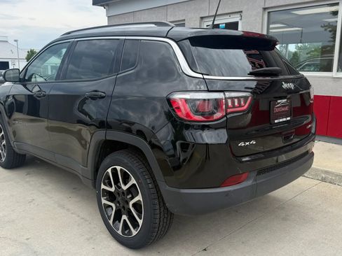 Used 2018 Jeep Compass Limited w/ Navigation Group AWD/4WD image 4