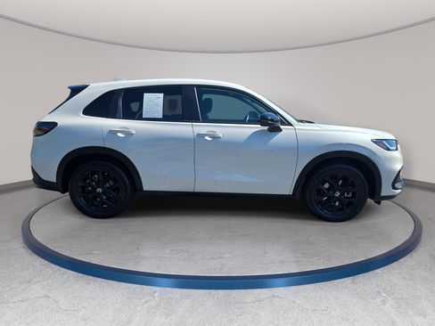 Used 2024 Honda HR-V Sport image 4