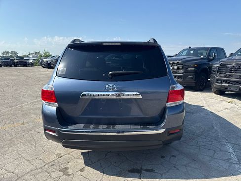 Used 2013 Toyota Highlander Plus FWD image 7