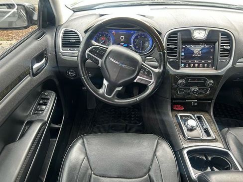 Used 2016 Chrysler 300 C RWD image 9