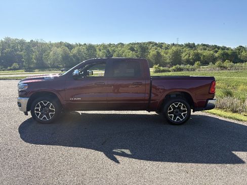 Used 2025 RAM 1500 Laramie AWD/4WD image 2