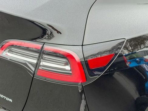 Used 2021 Tesla Model Y Long Range image 15