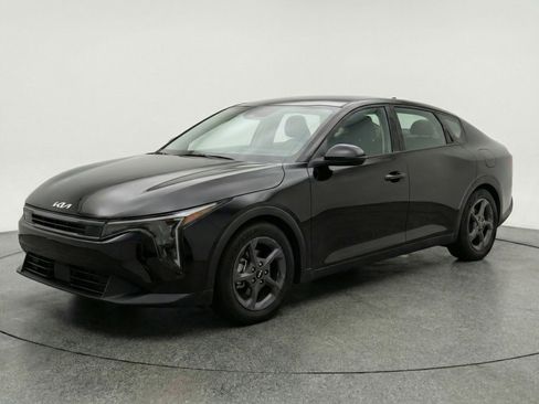 Used 2025 Kia K4 FWD image 3