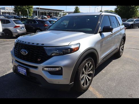 Used 2022 Ford Explorer ST AWD/4WD image 3