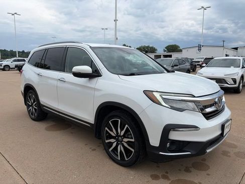Used 2020 Honda Pilot Touring image 1
