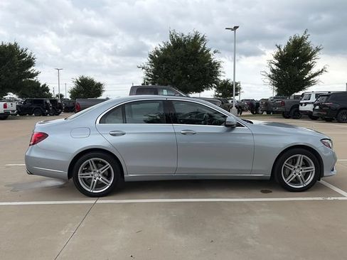 Used 2017 Mercedes-Benz E 300 4MATIC image 6