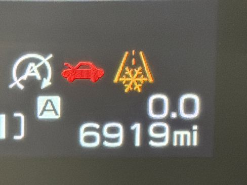 Certified 2024 Subaru Crosstrek 2.0i Premium w/ Crosstrek Mirror Package image 5