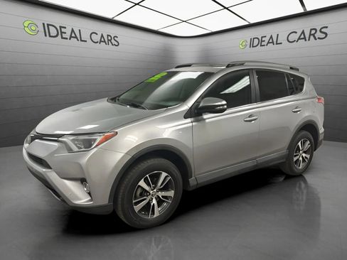 Used 2018 Toyota RAV4 XLE FWD image 1