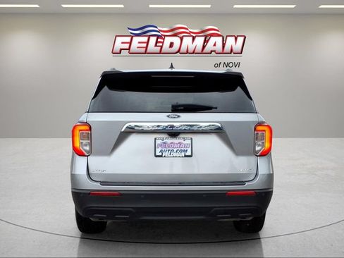 Used 2021 Ford Explorer XLT AWD/4WD image 4