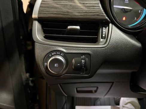 Used 2017 Buick Envision Essence FWD image 39