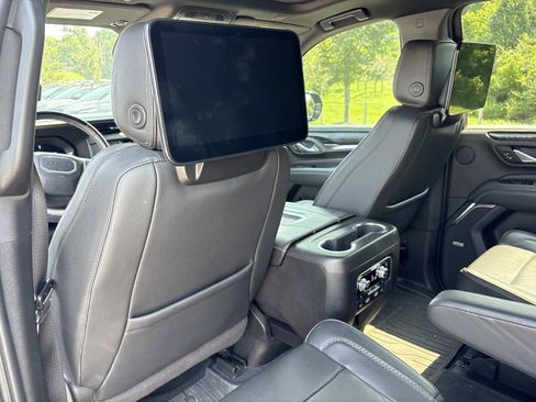Used 2024 GMC Yukon XL Denali w/ Advanced Technology Package AWD/4WD image 30