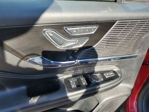 Certified 2022 Lincoln Corsair AWD w/ Equipment Group 101A image 19