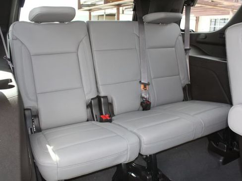 Used 2024 Chevrolet Tahoe Z71 w/ Luxury Package AWD/4WD image 18