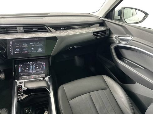 Used 2021 Audi e-tron Premium w/ Convenience Plus Package AWD/4WD image 27