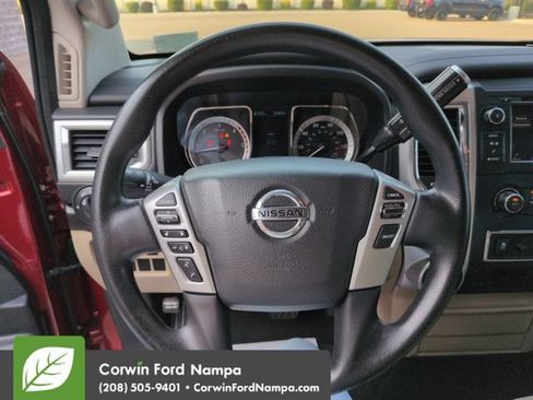 Used 2019 Nissan Titan SV AWD/4WD image 14