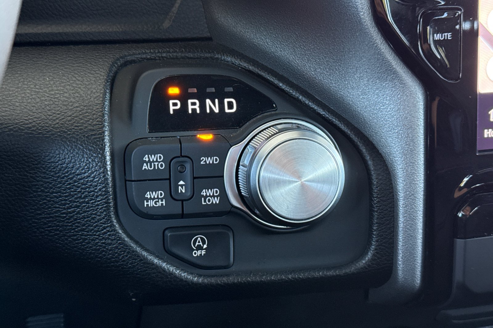 Used 2025 RAM 1500 Laramie AWD/4WD image 29