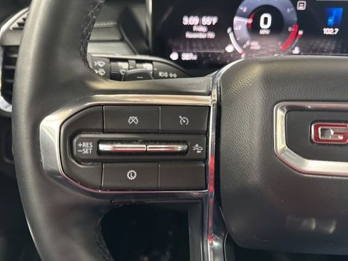 Used 2025 GMC Acadia Elevation image 17