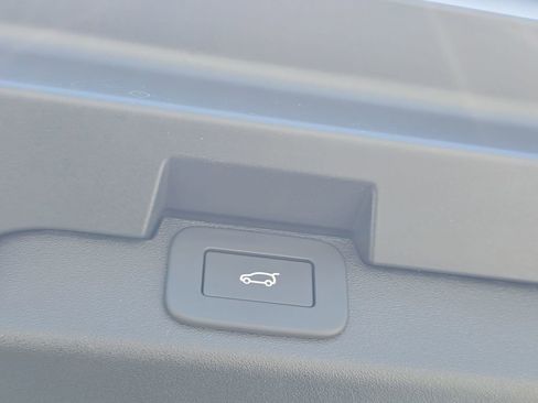New 2026 Land Rover Discovery S AWD/4WD image 14