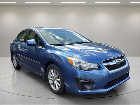 Used 2014 Subaru Impreza 2.0i Premium w/ All-Weather Package w/CVT AWD/4WD image 4
