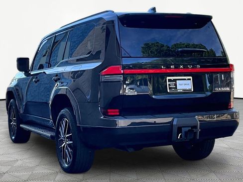 Used 2025 Lexus GX 550 w/ Accessory Package (2T) AWD/4WD image 12