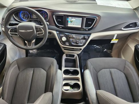 Used 2023 Chrysler Voyager LX FWD image 28