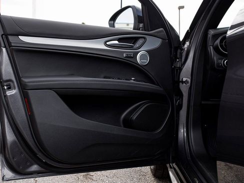 New 2025 Alfa Romeo Stelvio Sprint image 24