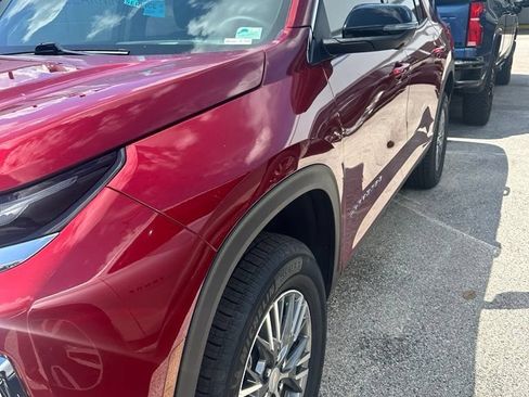 Used 2026 Chevrolet Traverse LT w/ Driver Confidence Package AWD/4WD image 3