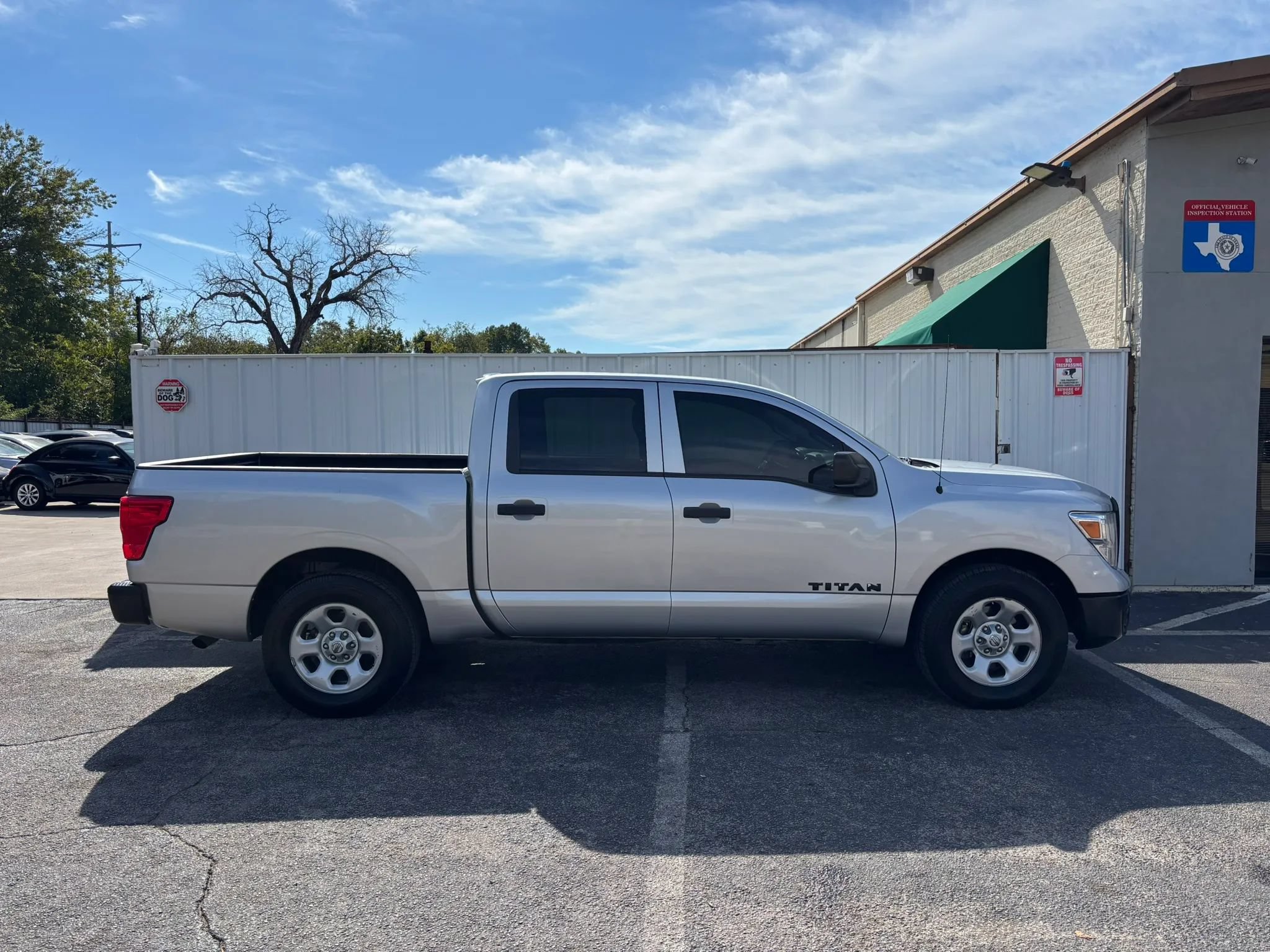 Used 2019 Nissan Titan S w/ S Utility Package RWD image 10