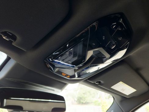 Used 2024 BMW i7 eDrive50 image 14