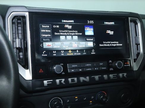 Certified 2025 Nissan Frontier SV RWD image 28