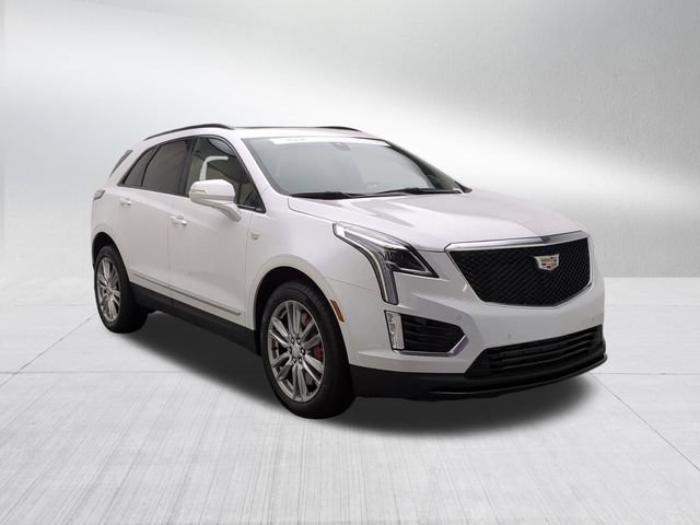 Certified 2024 Cadillac XT5 Sportv w/ LPO, Floor Liner Package AWD/4WD image 3