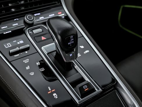 Used 2017 Porsche Panamera Turbo image 38