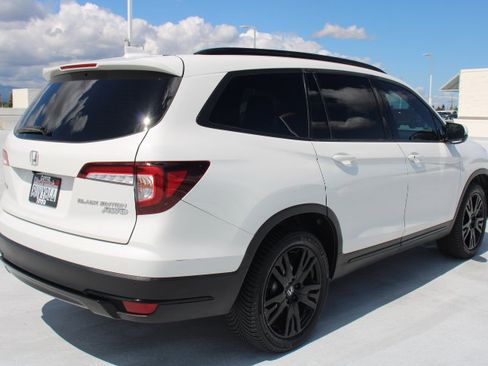 Used 2021 Honda Pilot Black Edition image 3