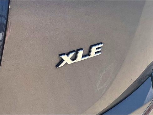 Used 2016 Toyota RAV4 XLE image 38