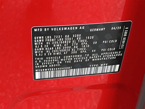 New 2025 Volkswagen ID. Buzz Pro S Plus image 40