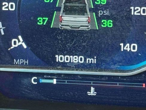 Used 2022 Chevrolet Silverado 1500 LT image 24