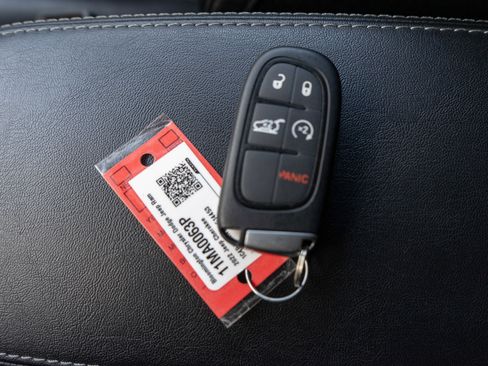 Used 2022 Jeep Cherokee Latitude Lux AWD/4WD image 32