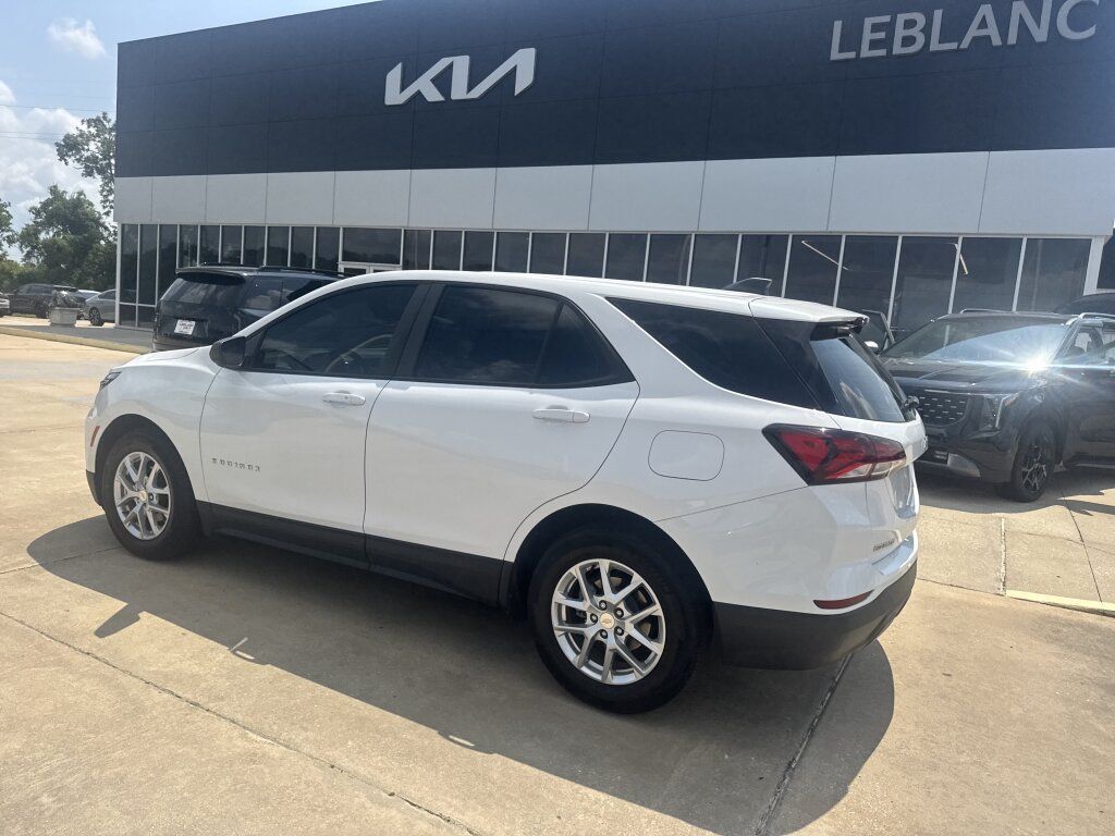 Used 2024 Chevrolet Equinox LS FWD image 16