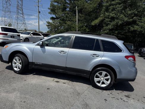 Used 2014 Subaru Outback 2.5i Premium AWD/4WD image 8