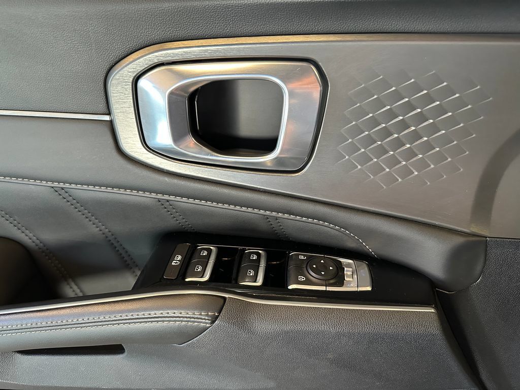 Used 2023 Kia Sorento SX AWD/4WD image 19