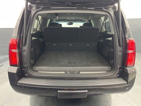 Used 2018 Chevrolet Suburban LT w/ Luxury Package image 16