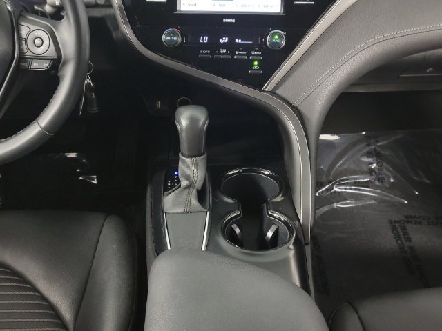 Used 2020 Toyota Camry SE FWD image 24
