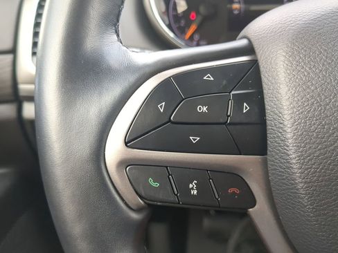 Used 2021 Jeep Grand Cherokee Laredo X image 29