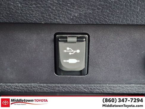 Used 2017 Toyota Tacoma TRD Sport w/ Tow Package (A/T) AWD/4WD image 24