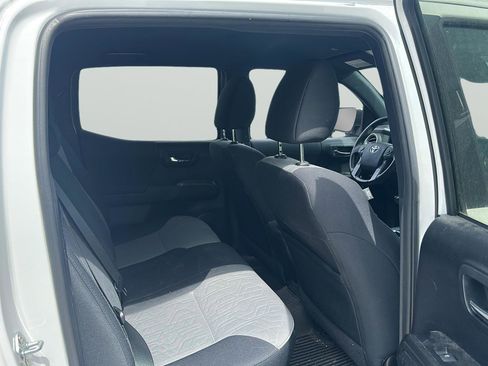Used 2021 Toyota Tacoma TRD Off-Road AWD/4WD image 19