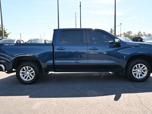 Used 2021 Chevrolet Silverado 1500 LT AWD/4WD image 11