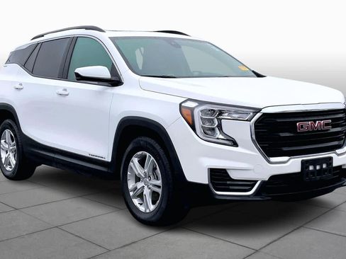 Used 2022 GMC Terrain SLE w/ Driver Convenience Package image 2