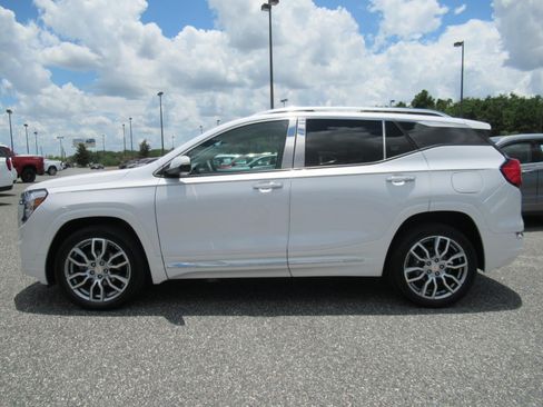 Used 2023 GMC Terrain Denali AWD/4WD image 4