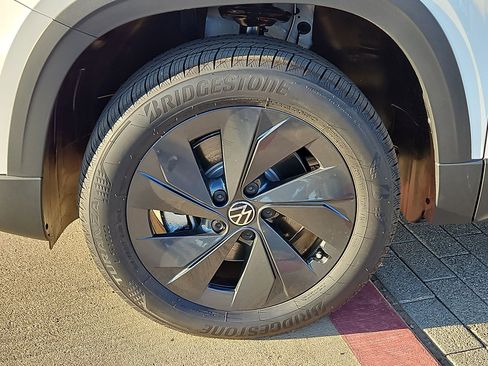 New 2027 Volkswagen Taos S FWD image 11