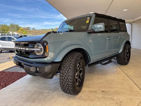 Used 2022 Ford Bronco Outer Banks image 9